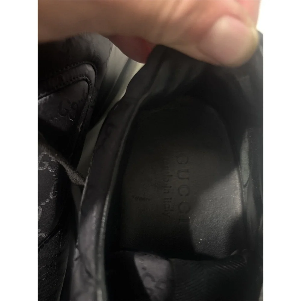 Gucci right shoe